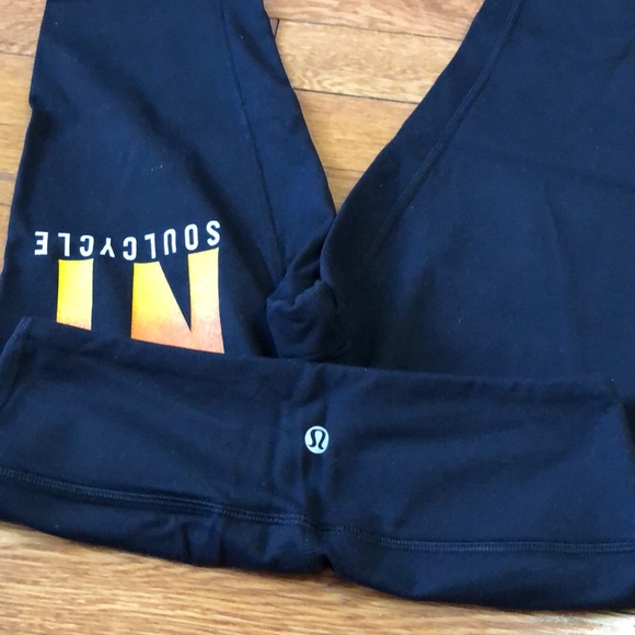 EUC SoulCycle NY lululemon Wunder Under Crop Sz 4 - Picture 4 of 4